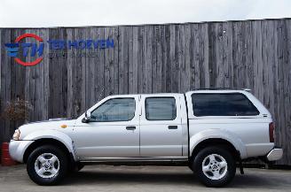 Vaurioauto  passenger cars Nissan Navara Pick-Up 2.5 DCi Double Cab 4X4 Trekhaak Airco 98KW 2004/3