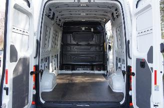 Volkswagen Crafter 2.0 TDi L3H3 Airco Camera PDC Apple Carplay 103KW Euro 6 picture 8