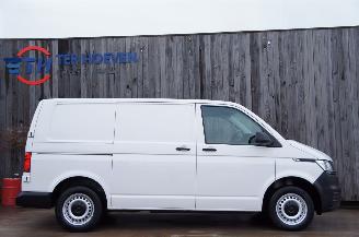 Volkswagen Transporter T6 2.0 TDi L1H1 Airco Navi Cruise Apple Carplay Trekhaak 66KW Euro 6 picture 4