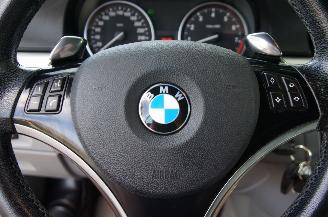 BMW 3-serie 325i Cabrio Automaat Airco Navi Stoelverw. Trekhaak 160KW Euro 4 picture 18