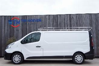 Vaurioauto  passenger cars Renault Trafic 1.6 DCi Lang Airco Navi Cruise Trekhaak 89KW Euro 6 2016/11