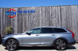 Unfallwagen Volvo V-90 Cross Country 2.0 D5 AWD Pro Airco Navi LED Trekhaak 173KW Euro 6 2018/8