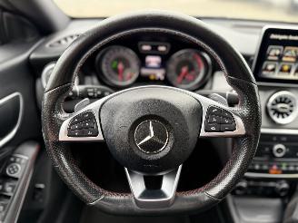 Mercedes Cla-klasse 180 Shooting Brake AMG-Line Panorama Unfall picture 17