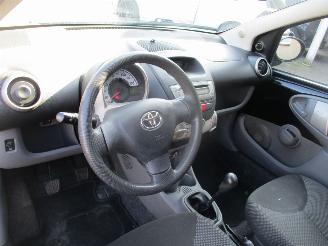 Toyota Aygo 1.2-12V Comfort picture 18