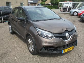 damaged passenger cars Renault Captur 1.2 Tce Dynamique Aut 2014/3