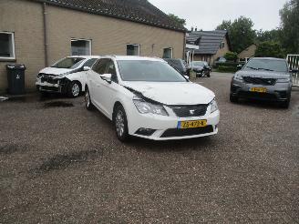 Schadeauto Seat Leon ST 1.2 TSI Style REST BPM 450 EURO !!!!! 2019/1