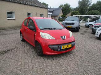 damaged passenger cars Peugeot 107 1.0-12V XR 5drs 2007/2