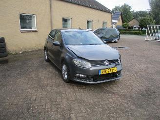 krockskadad bil auto Volkswagen Polo 1.0 First Edition drs 2014/6