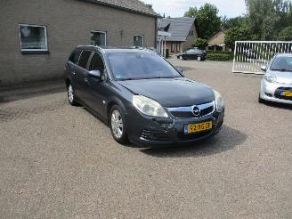 Schadeauto Opel Vectra STATION WAGON 2.2-16V Executive Aut 2007/5