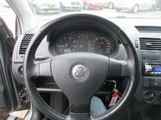Volkswagen Polo 1.4-16V Optive picture 17