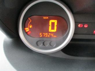 Renault Twingo 1.2-16V Authentique NAP picture 21