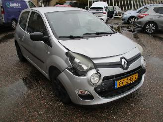 skadebil auto Renault Twingo 1.2-16v Authentique LPG 2012/11