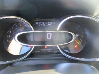 Renault Clio 0.9 TCe Expression 5drs picture 22