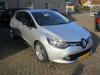 Vaurioauto  passenger cars Renault Clio 0.9 TCe Expression 5drs 2013/10
