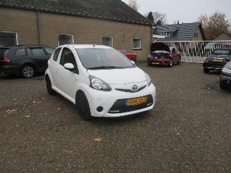 Unfallwagen Toyota Aygo 1.0 VVT- Acces Airco 2013/1