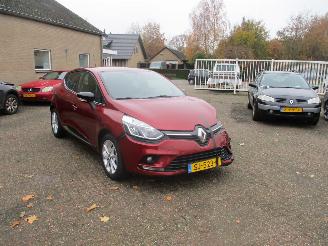 krockskadad bil auto Renault Clio 0.9 TCe Limited Airco NAP 2018/4