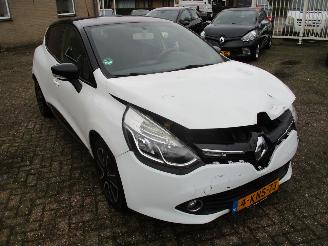krockskadad bil auto Renault Clio 0.9 TCe Expression NAP 2013/6