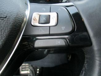 Volkswagen Golf 1.0 TSI HighLine Business R picture 24