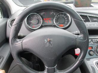 Peugeot 5008 2.0 HDiF GT 5p. picture 15