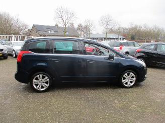 Peugeot 5008 2.0 HDiF GT 5p. picture 8