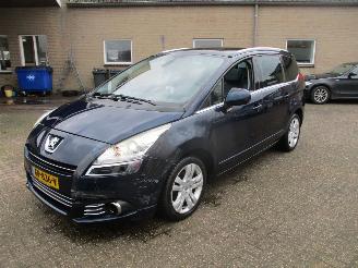 Peugeot 5008 2.0 HDiF GT 5p. picture 3