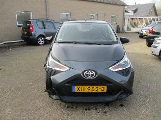 Toyota Aygo 1.0 VVT-i x-fun REST BPM €300,-!!! picture 2