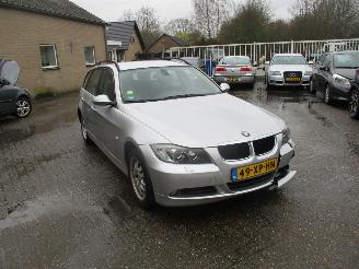 damaged passenger cars BMW 3-serie 320i High Executive 2007/8