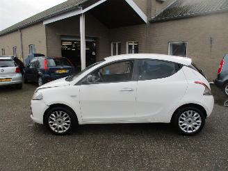 Lancia Ypsilon 0.9 TwinAir Gold picture 4