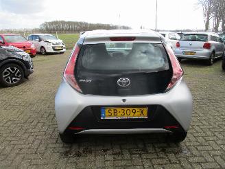Toyota Aygo 1.0 VVT-i x-fun REST BPM €300,-!!! picture 6