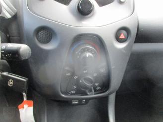 Toyota Aygo 1.0 VVT-i x-fun REST BPM €300,-!!! picture 24