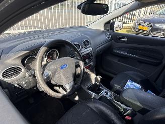 Ford Focus 2.0 Titanium picture 13