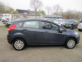 Ford Fiesta 1.25 Titanium picture 8