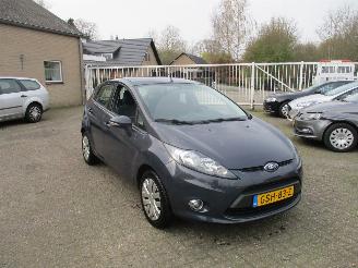 damaged passenger cars Ford Fiesta 1.25 Titanium 2012/11