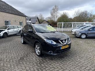 Voiture accidenté Nissan Qashqai 1.6 Tekna 17\\ 2017/4
