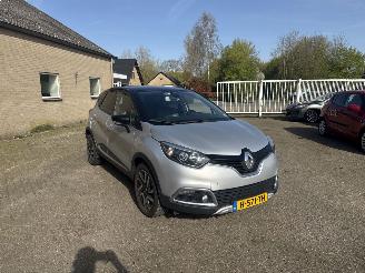 krockskadad bil auto Renault Captur 0.9 TCe Xmod 2016/5