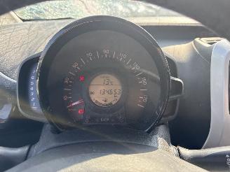 Toyota Aygo 1.0 VVT-i x-pure picture 27