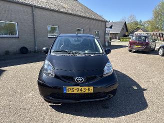 Toyota Aygo 1.0-12V picture 2