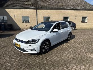 Volkswagen Golf 1.5 TSI Highline REST BPM €500,-!!! picture 3