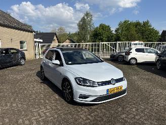 Damaged car Volkswagen Golf 1.5 TSI Highline REST BPM €500,-!!! 2019/6
