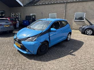 Toyota Aygo 1.0 VVT-i x-Play REST BPM €250,-!!! picture 3
