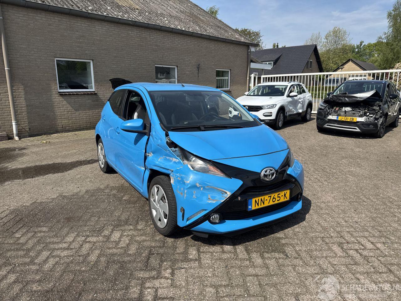 Toyota Aygo 1.0 VVT-i x-Play REST BPM €250,-!!!