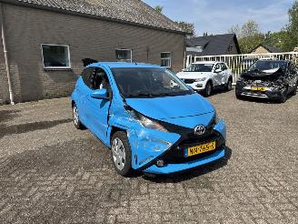 krockskadad bil auto Toyota Aygo 1.0 VVT-i x-Play REST BPM €250,-!!! 2017/3