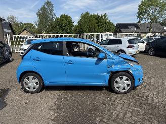 Toyota Aygo 1.0 VVT-i x-Play REST BPM €250,-!!! picture 10