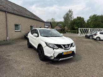 skadebil auto Nissan Qashqai 1.2 Acenta 2014/3
