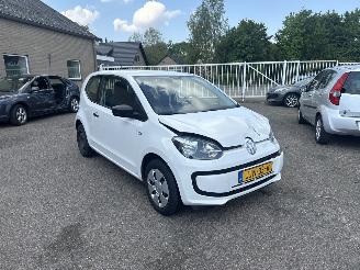 damaged passenger cars Volkswagen Up! 1.0 move up! BlueMotion 2016/7