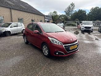 Coche accidentado Peugeot 208 1.2 PureT. Blue Lion REST BPM €370,-!!! 2016/9
