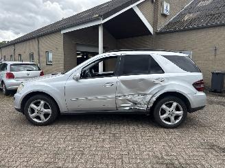 Mercedes M-klasse 320 CDI 4matic AUT GRIJS KENTEKEN picture 4