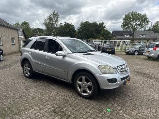 škoda osobní automobily Mercedes M-klasse 320 CDI 4matic AUT GRIJS KENTEKEN 2006/1
