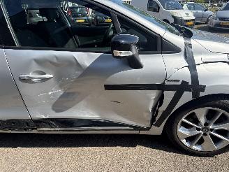 Renault Clio 1.2 16V Estate picture 11