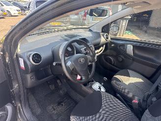 Toyota Aygo 1.0 VVT-i Aspiration AUTOMAAT picture 16